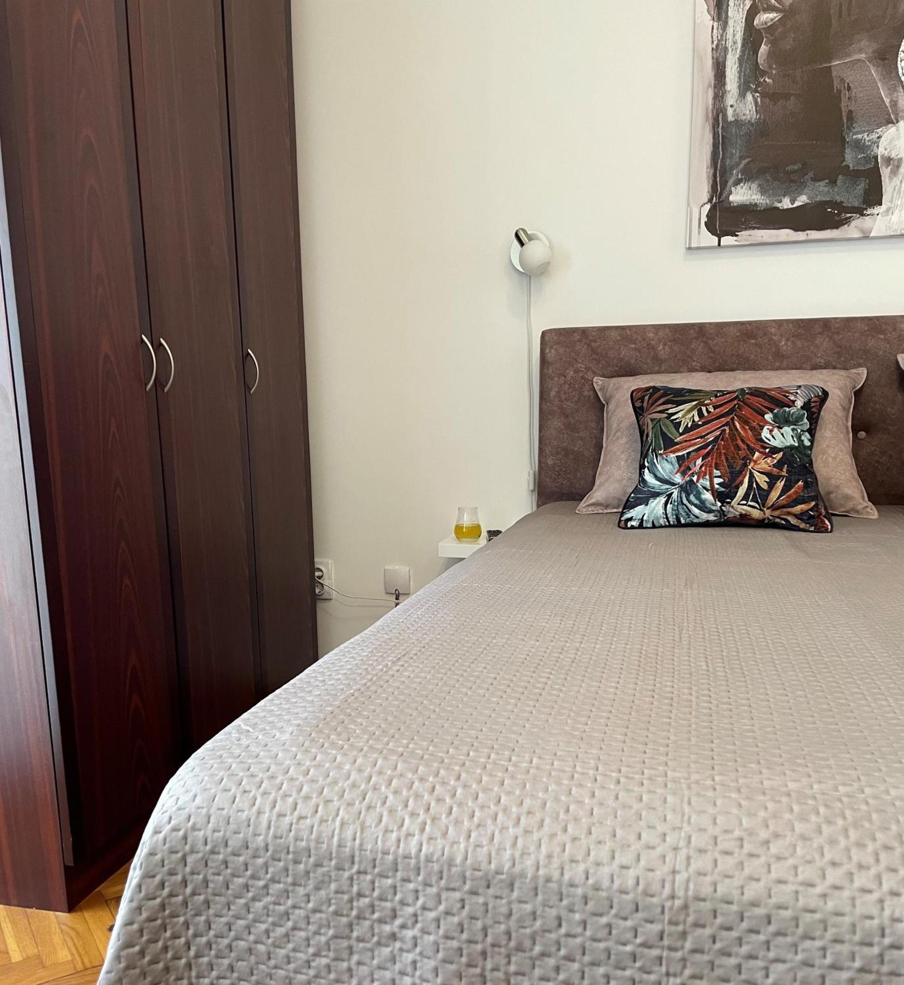 62 - Besplatan Gradski Parking - * Novi Sad